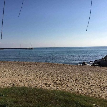 Nice And Quiet Flat In Premia De Mar Hutb Екстериор снимка